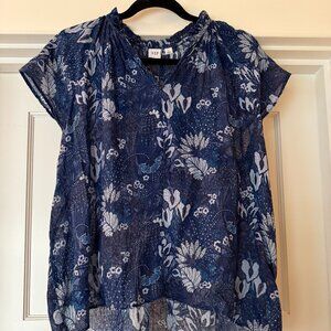 Blue and White Floral Lightweight Gap Summer Top with Flutter Cap Sleeves XL